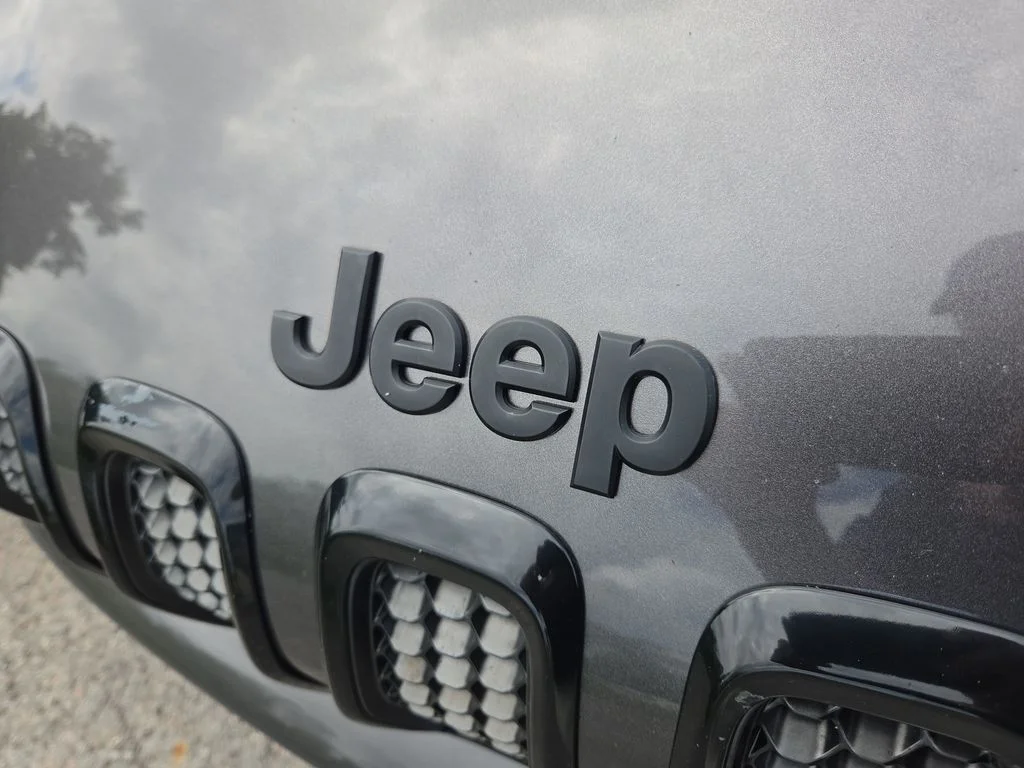 Used 2014 Gray Jeep Latitude image 19