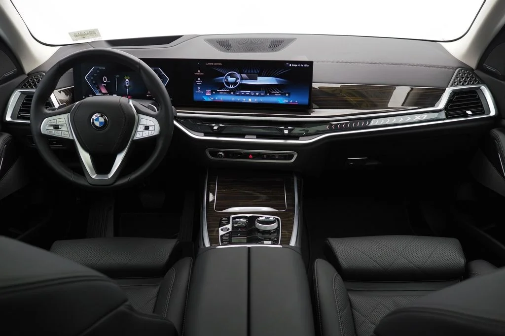 Certified Used 2026 Mineral White Metallic BMW xDrive40i image 10