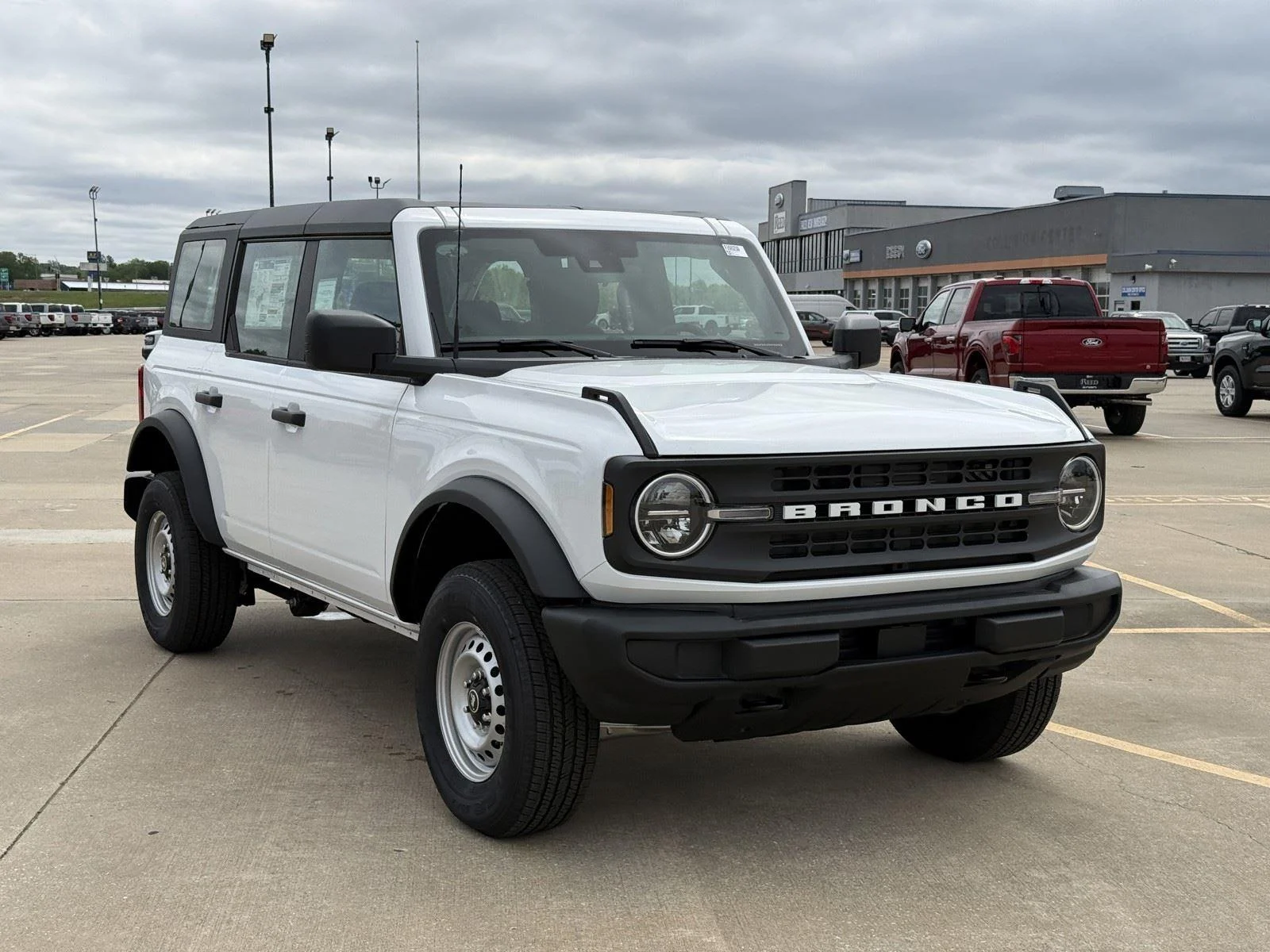 New 2026 Oxford White Ford Base image 2