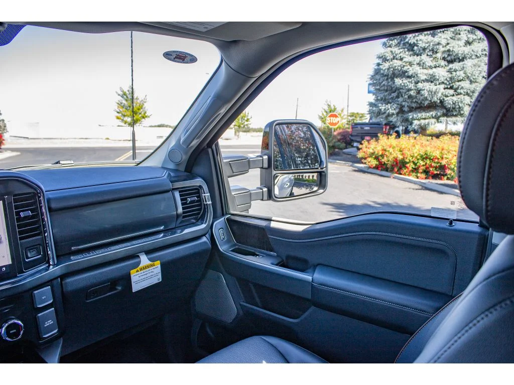 New 2026 Star White Metallic Tri-Coat Ford LARIAT image 24