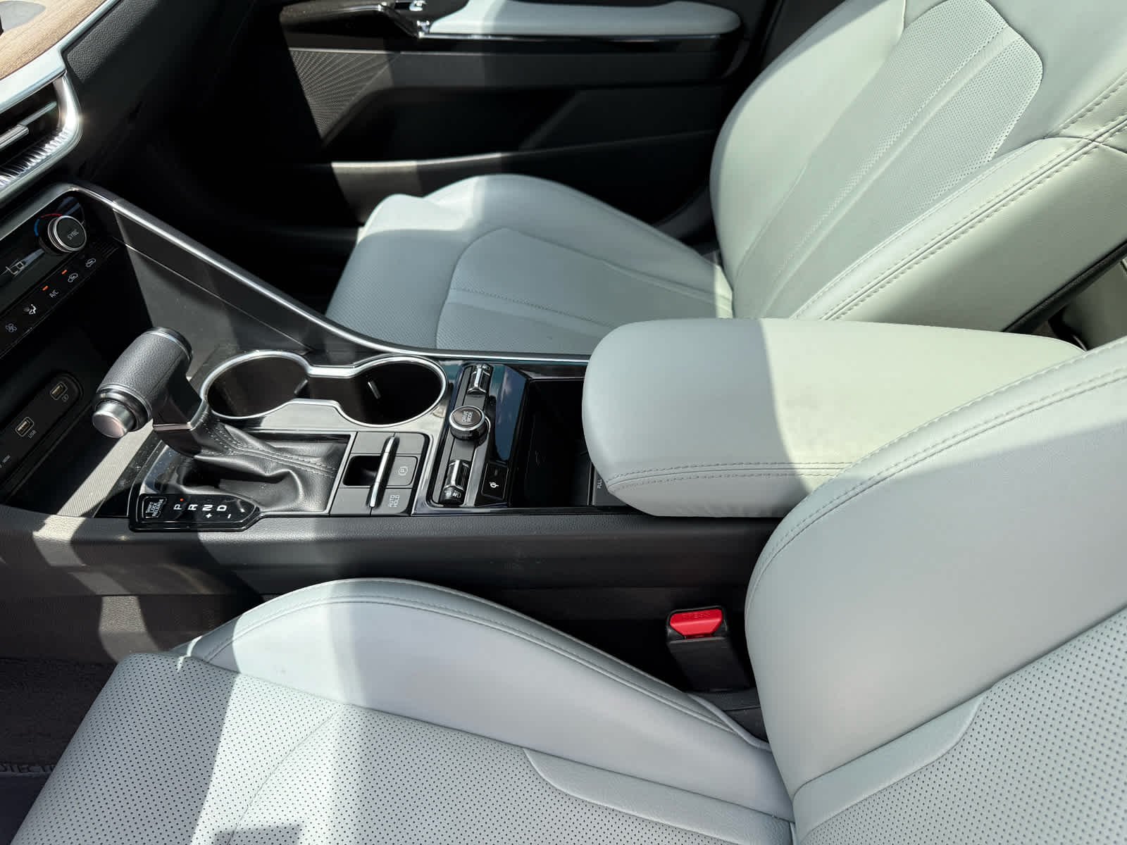 Used 2023 Everlasting Silver Kia EX image 20