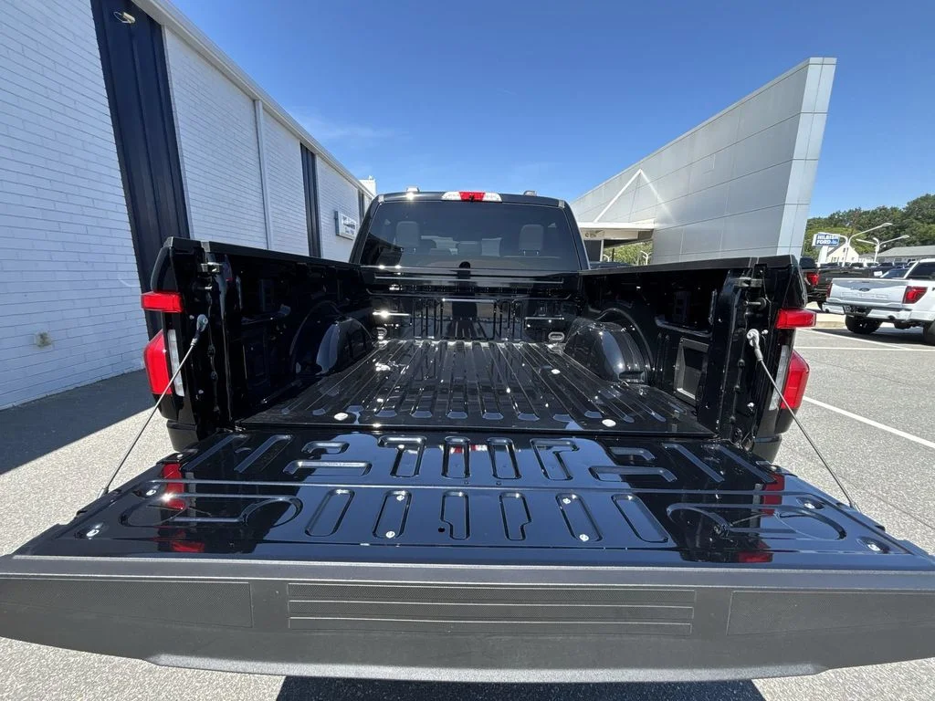 Used 2025 Black Ford Flash image 19