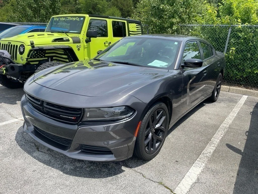 Used 2022 Gray Dodge SXT image 1