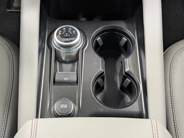 New 2026 Star White Metallic Tri-Coat Ford Active image 37