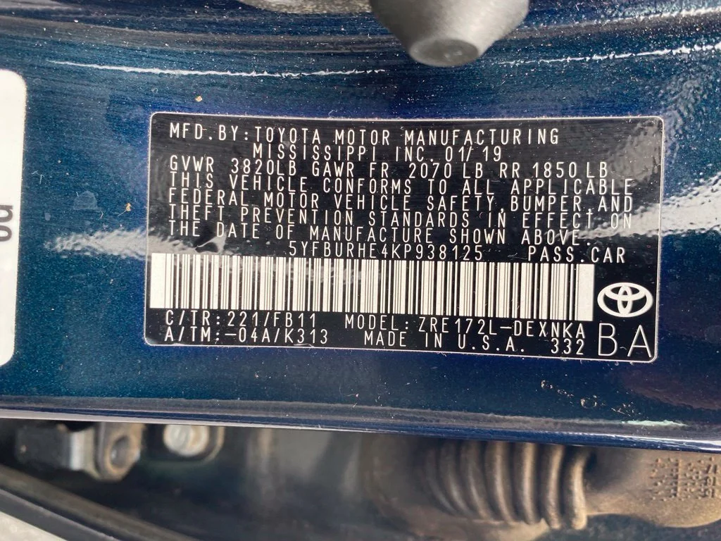 Used 2019 Blue Toyota LE image 19