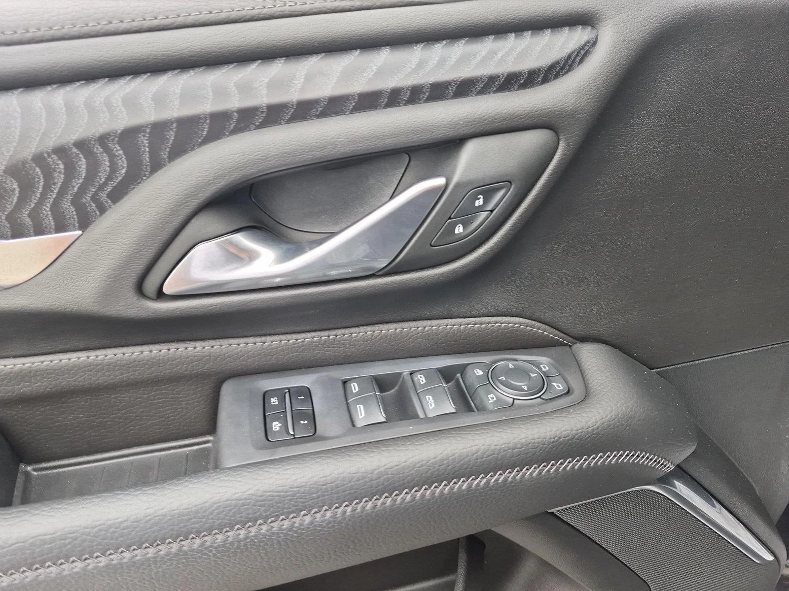 Used 2024 Onyx Black GMC Denali image 15