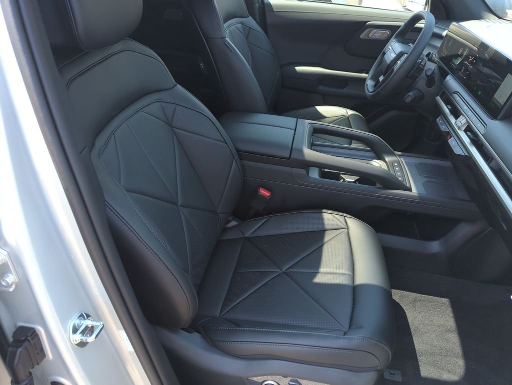 New 2027 Ivory Silver Kia EX image 40