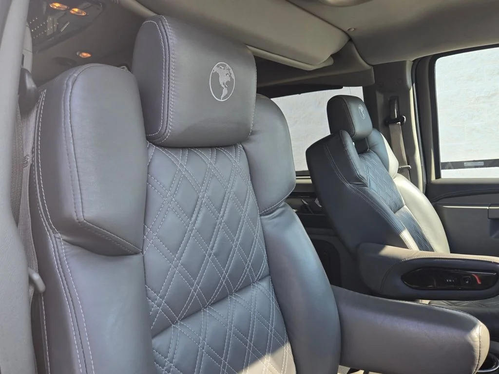 Used 2022 Black Chevrolet Explorer Limited SE image 33