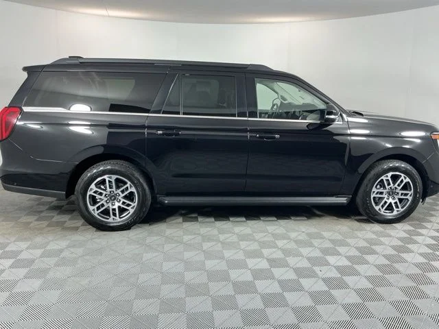 Used 2025 Black Metallic Ford Active image 4