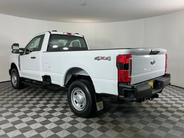 New 2026 Oxford White Ford XL image 6