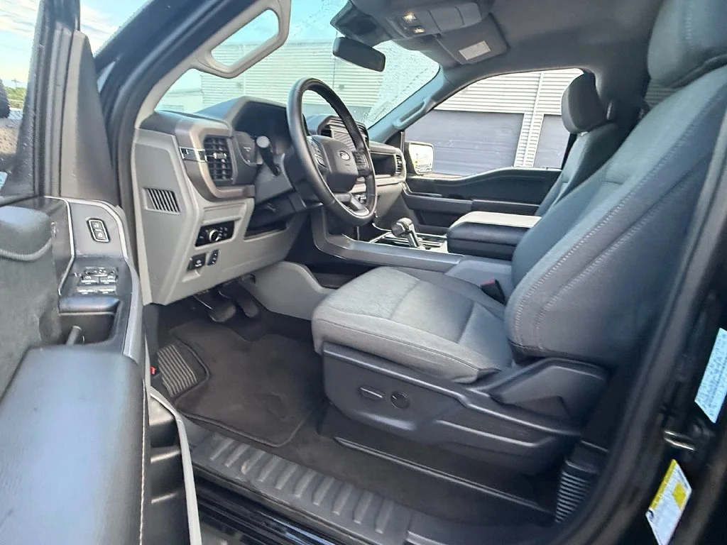 Used 2025 Black Metallic Ford XLT image 12