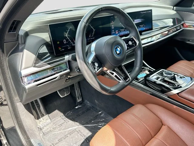 Used 2024 Black BMW xDrive60 image 9