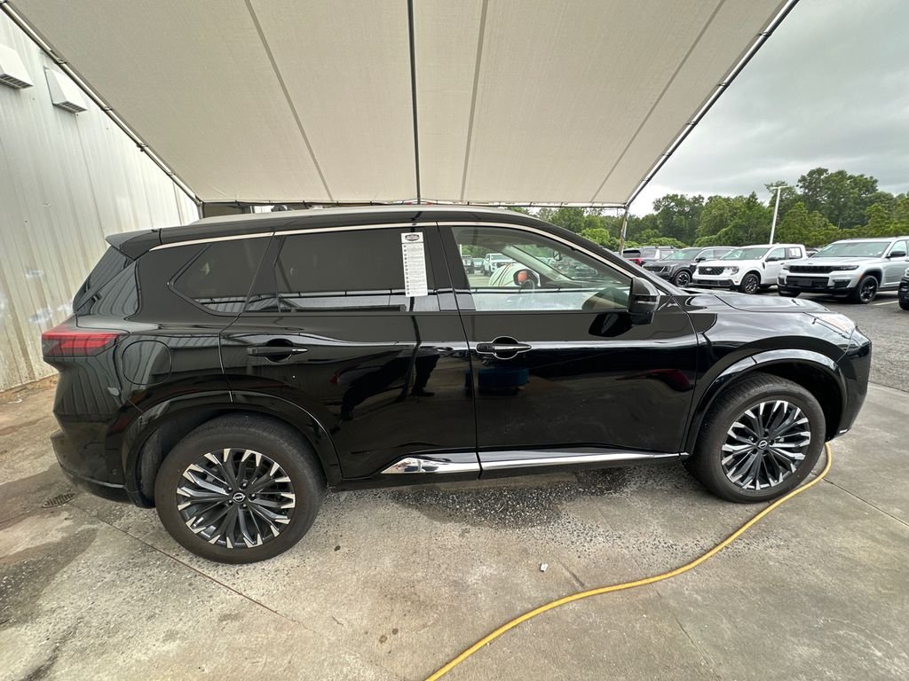 Used 2026 Black Nissan Platinum image 8