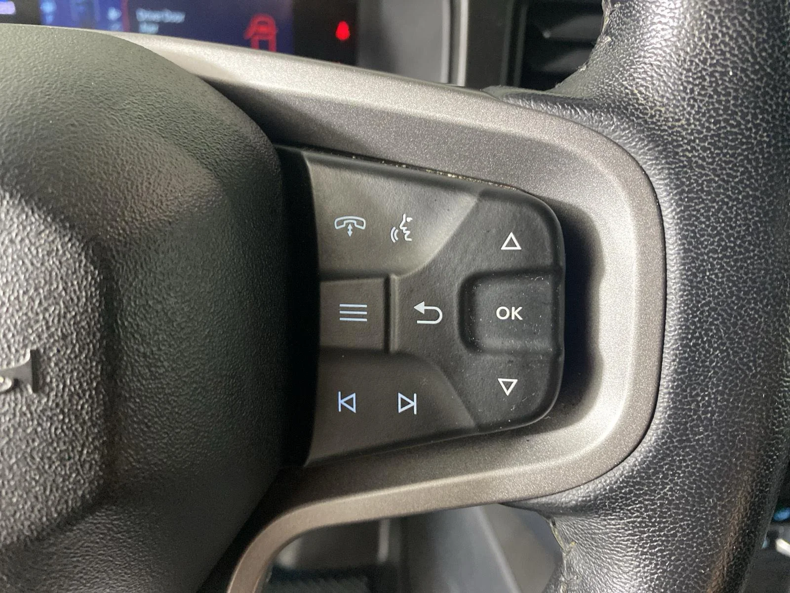 Used 2023 Red Ford Base image 15