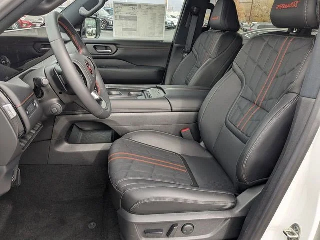 2025 Nissan Armada PRO-4X - Photo 16