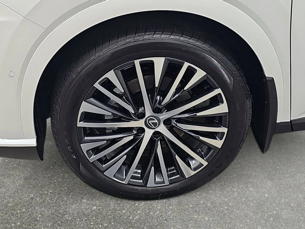 New 2026  Lexus 350h Premium+ image 30