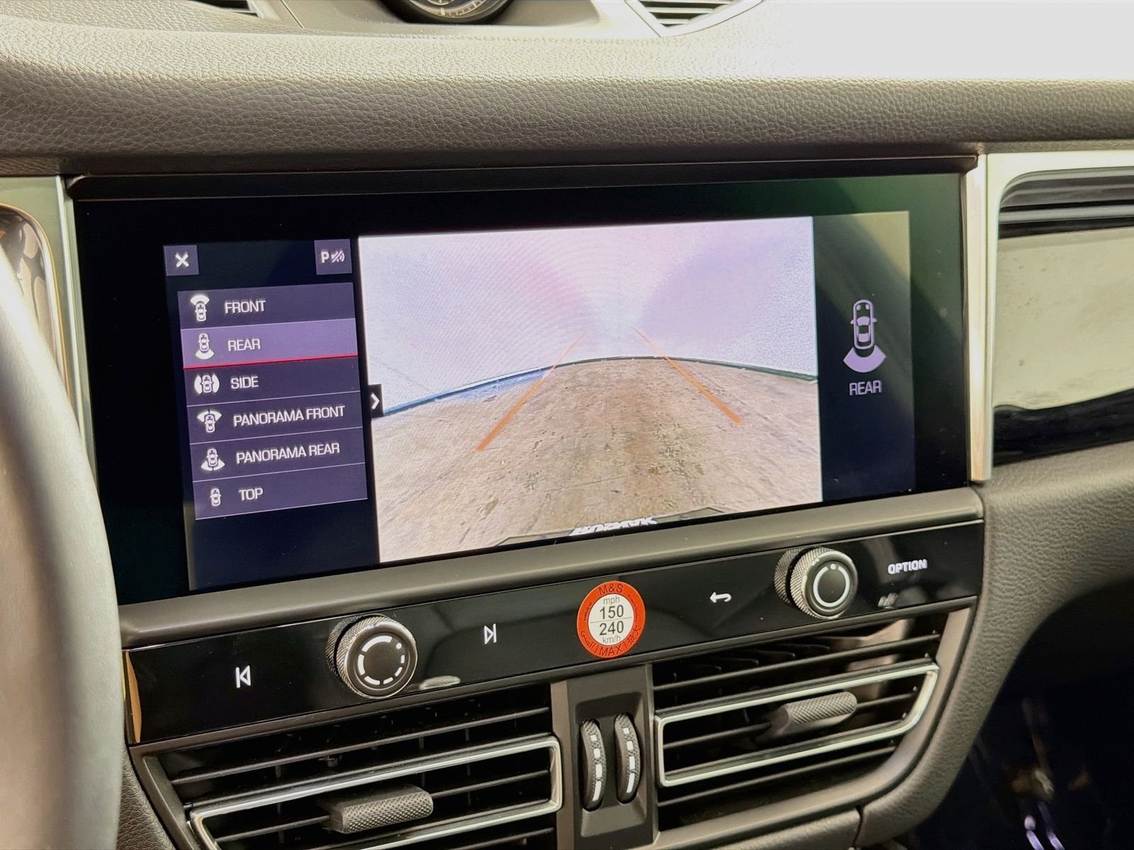 2025 Porsche Macan Base - Photo 17