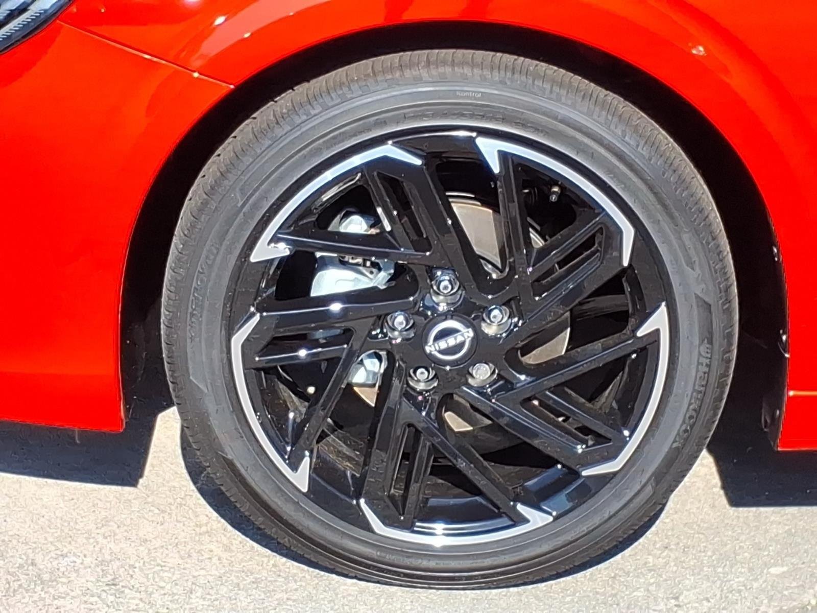 New 2026 Energetic Ember / Super Black Two-tone Nissan SR image 4
