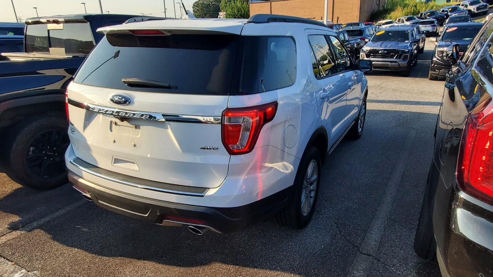 Used 2018 Oxford White Ford XLT image 9