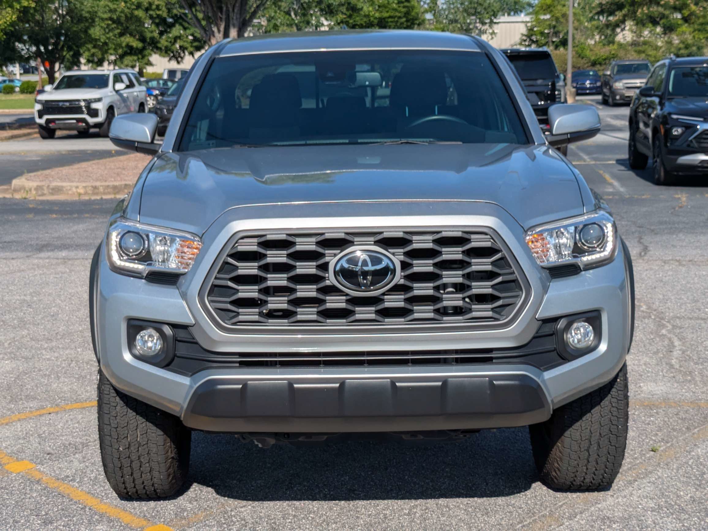 Used 2023 White Toyota  image 9