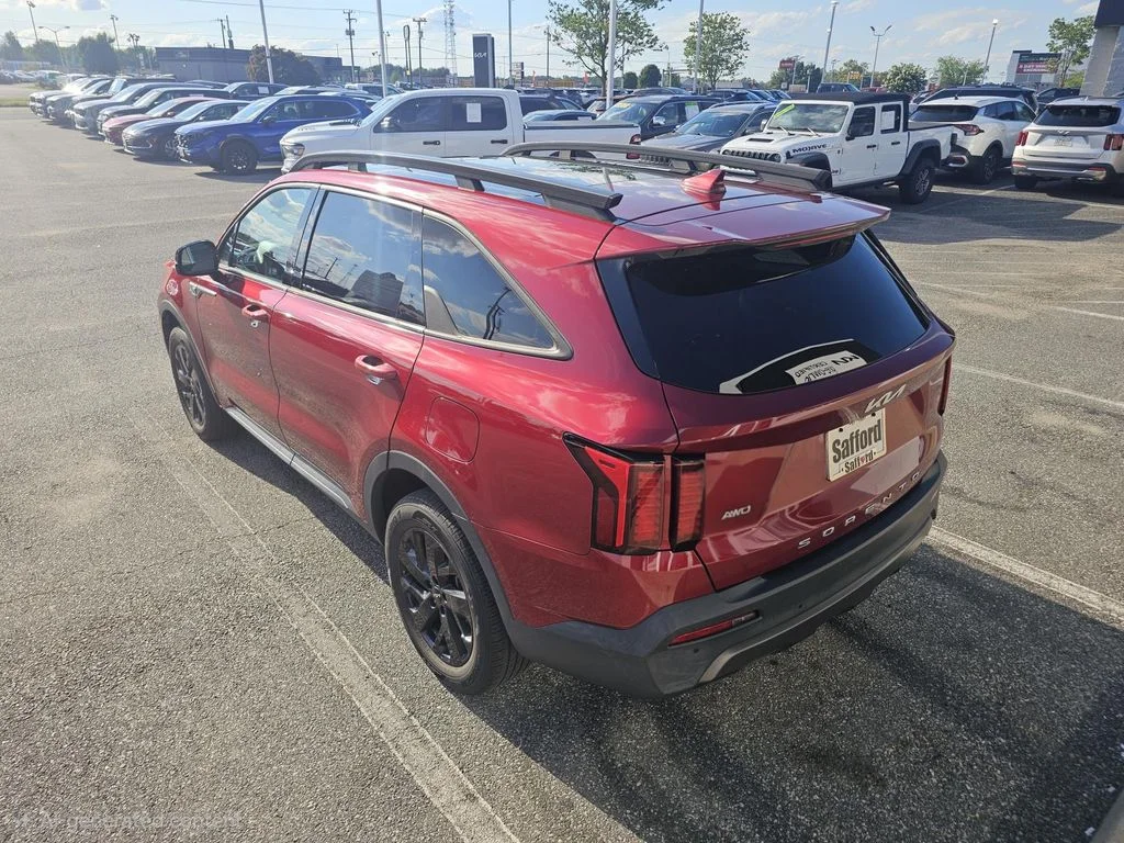 Used 2022 Red Kia S image 6