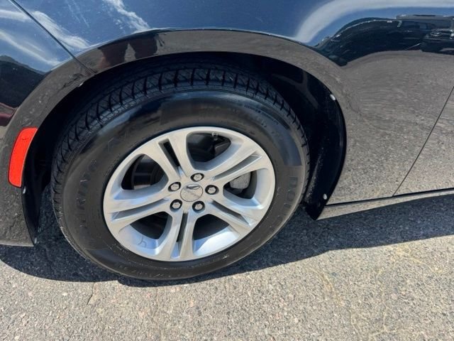 Used 2022 Black Dodge SXT image 10