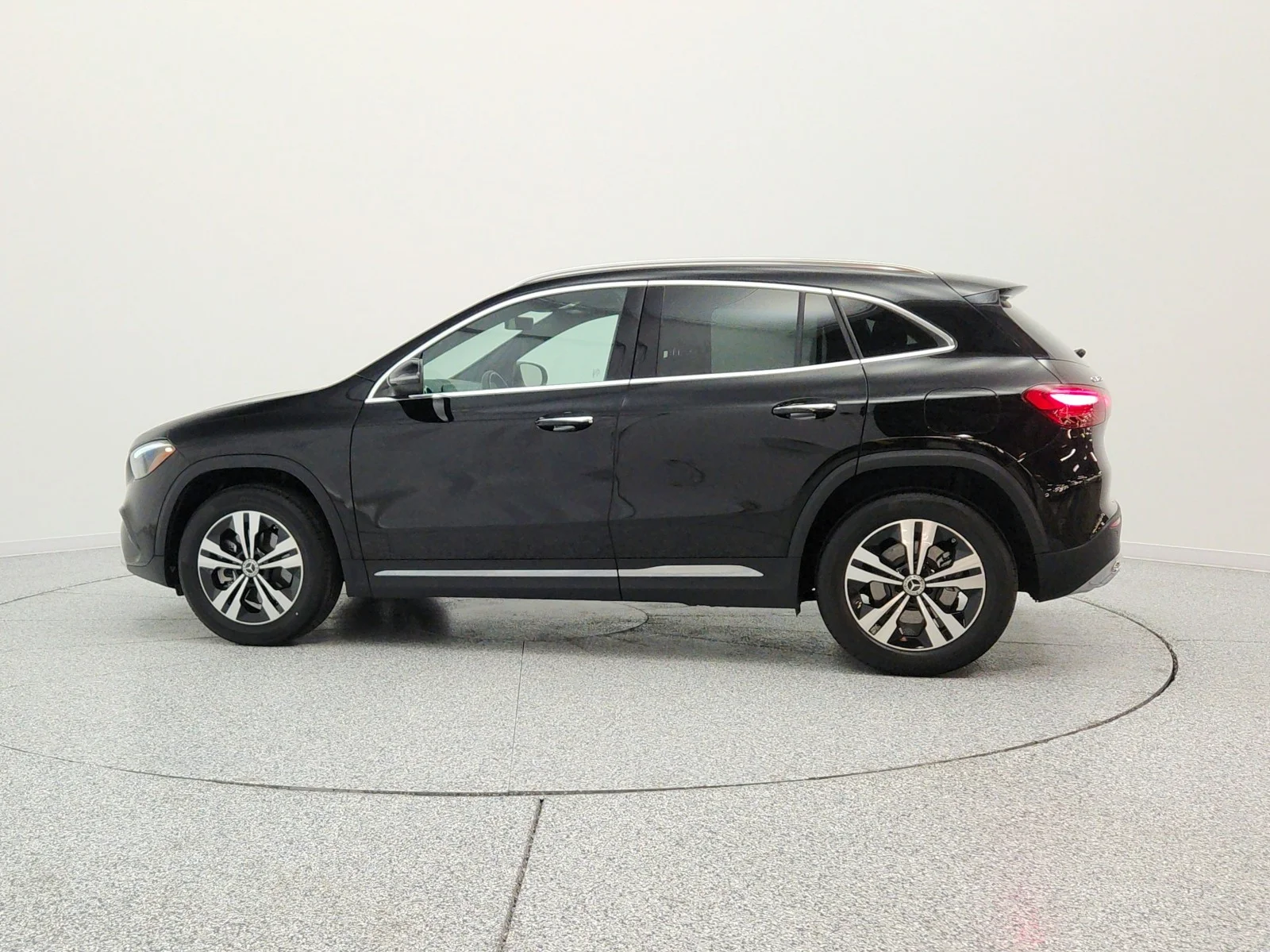 Certified Used 2024 Night Black Mercedes-Benz GLA 250 SUV image 9