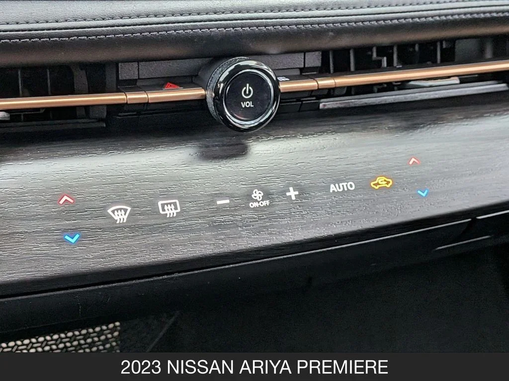 Used 2023 Brown Nissan PREMIERE image 24
