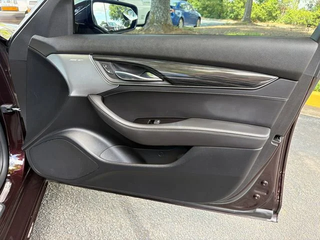 Used 2020 GARNET METALLIC Cadillac Luxury image 14