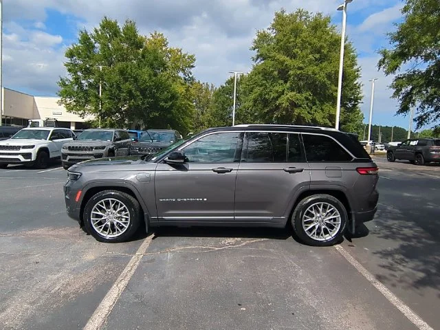 Used 2022 Gray Jeep Summit 4xe image 2