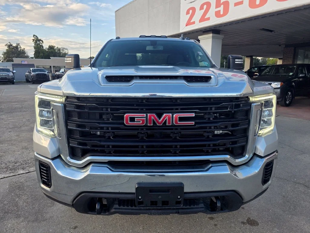 Used 2023 Silver GMC Pro image 3