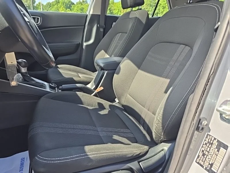 Used 2022 Silver Hyundai SEL image 23