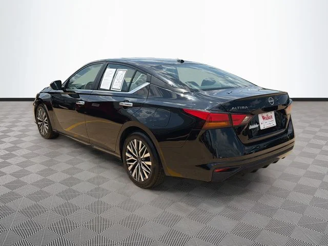 Used 2025 Black Nissan 2.5 SV image 5