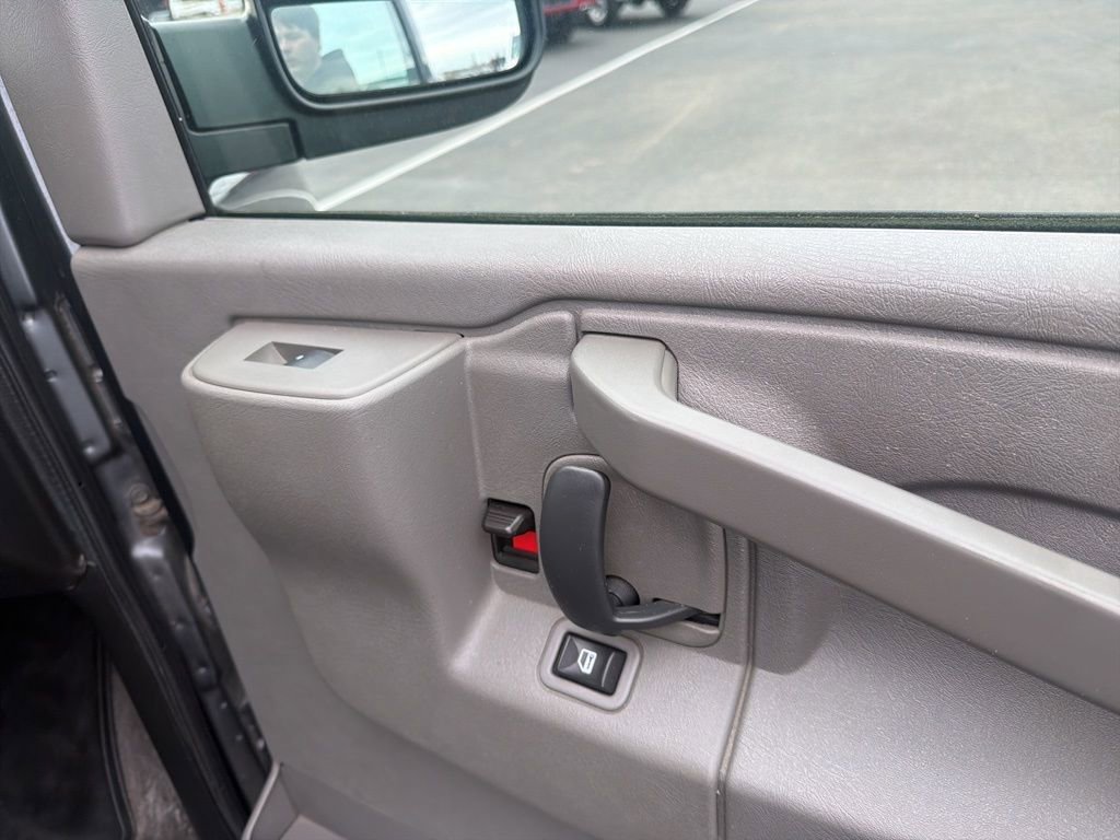Used 2017 CYBER GRAY METALLIC Chevrolet LT image 18