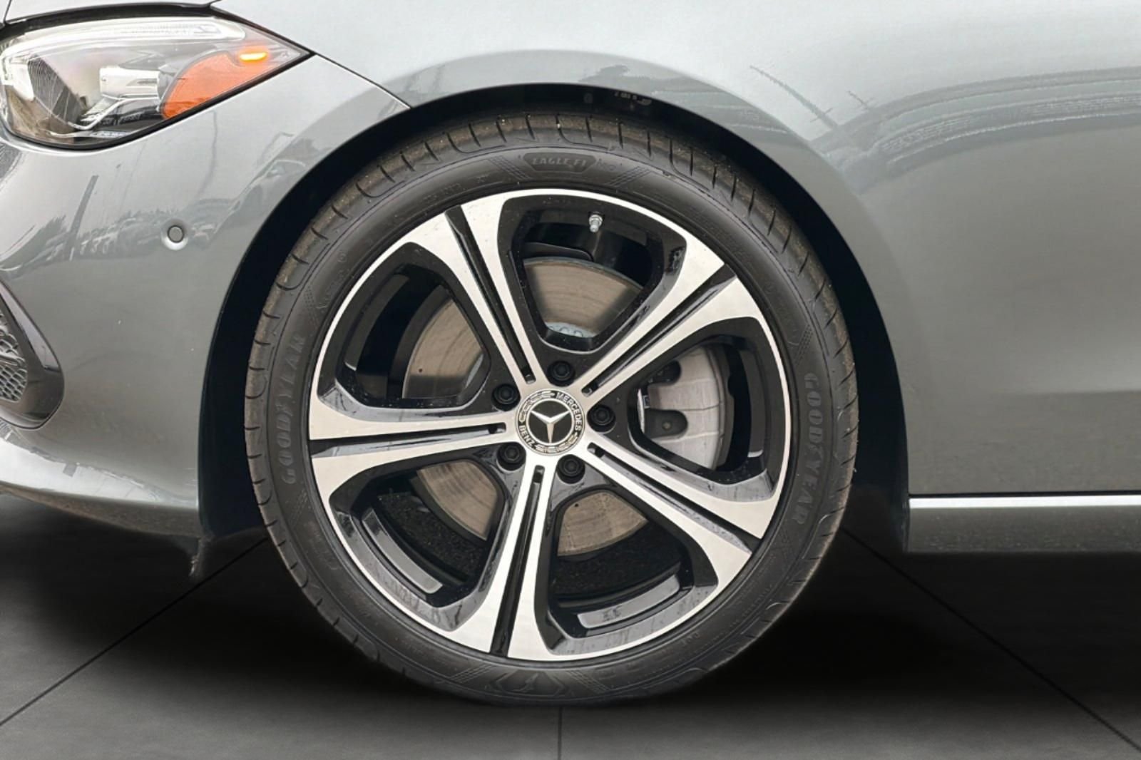 New 2026 Selenite Grey Metallic Mercedes-Benz C 300 image 4
