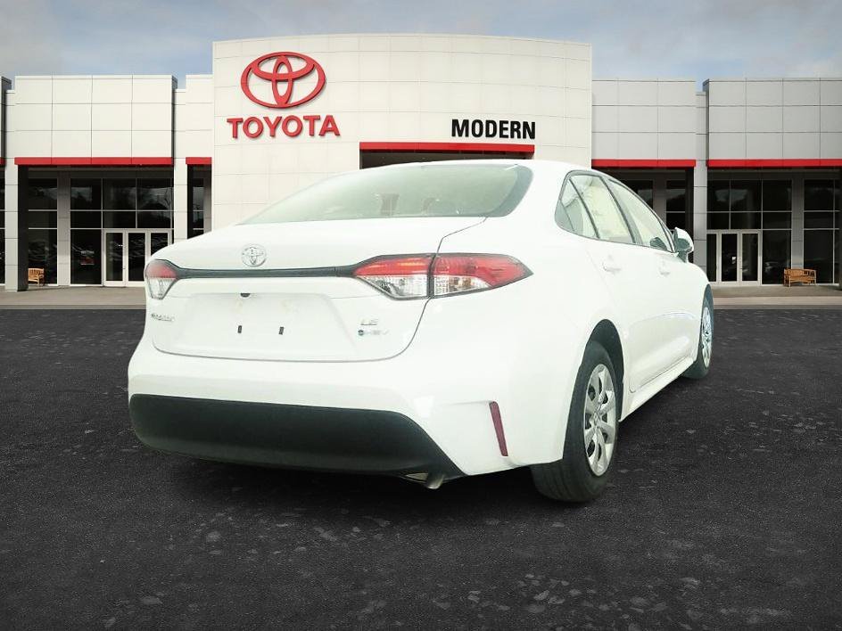 New 2026 Ice Cap Toyota Hybrid LE image 4