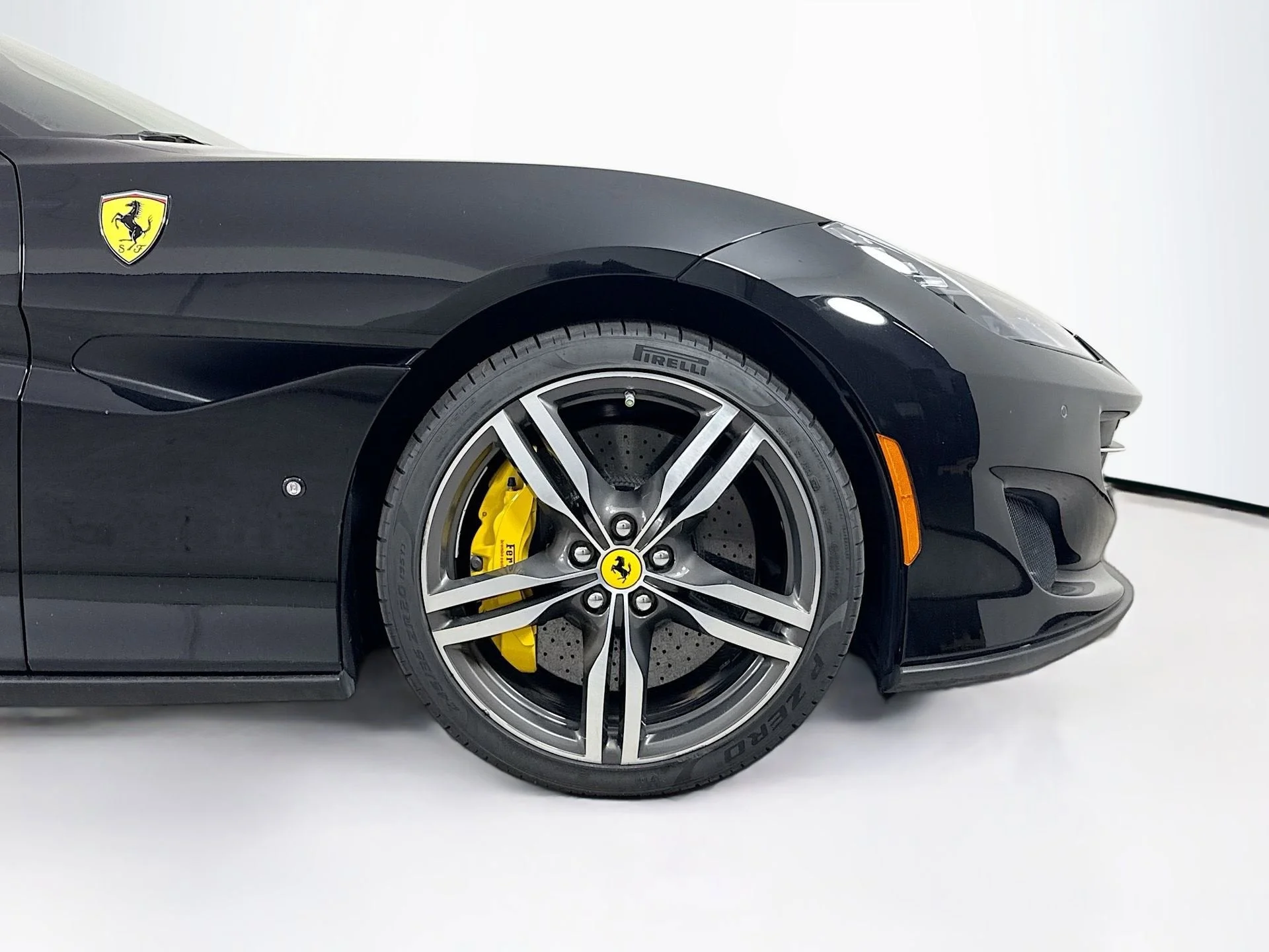 Certified Used 2019 Nero Ferrari Base image 28