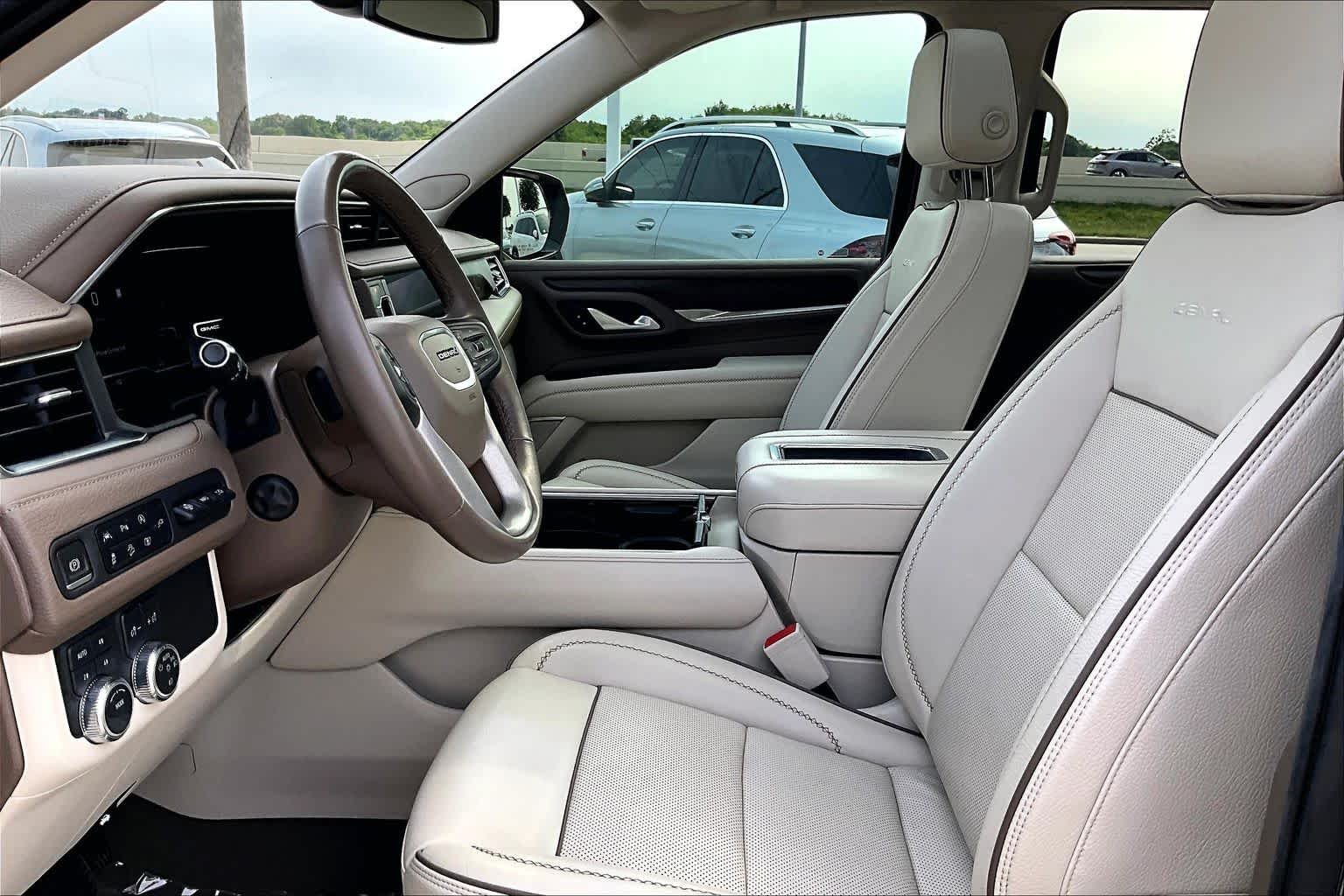 Used 2022 Hunter Metallic GMC Denali image 7