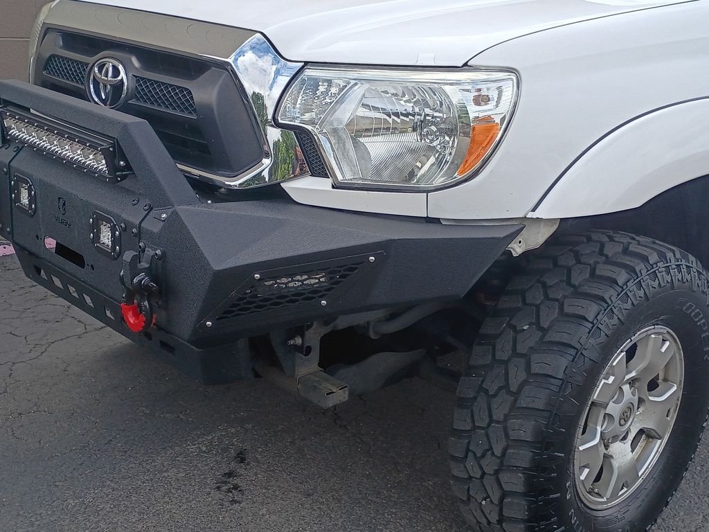 Used 2012 Super White Toyota Base image 9