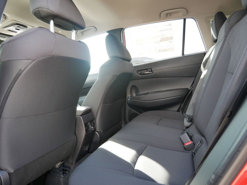 2026 Toyota Corolla Cross LE - Photo 6