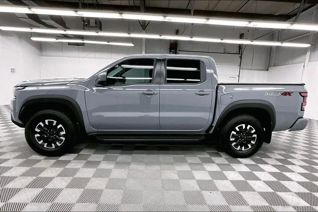 Used 2024 Boulder Gray Pearl Nissan PRO-4X image 15