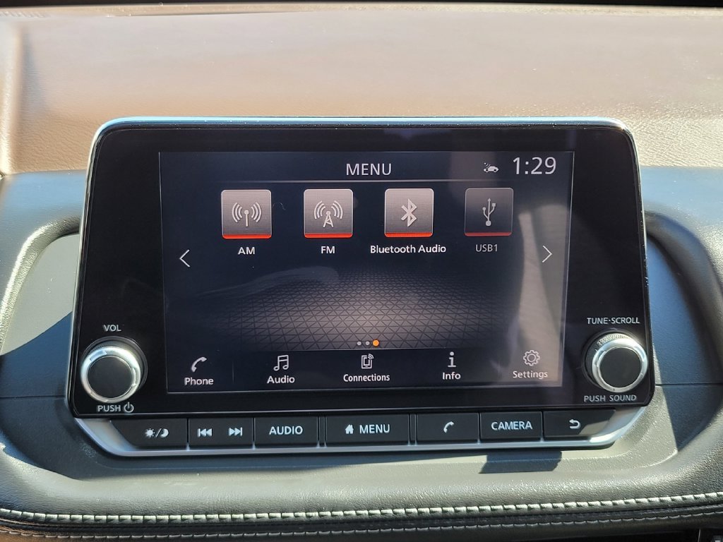 Certified Used 2022 White Nissan SV image 19