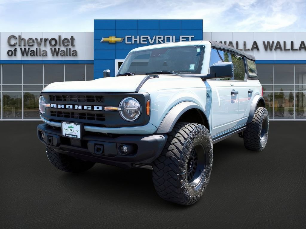 2022 Ford Bronco Black Diamond photo 3