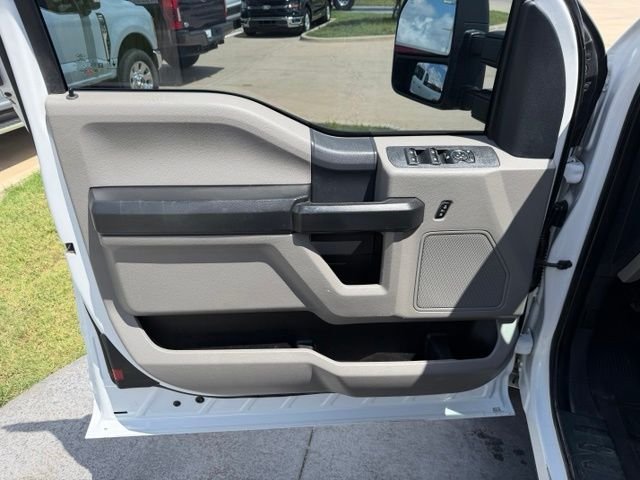 Used 2022 White Ford XL image 9