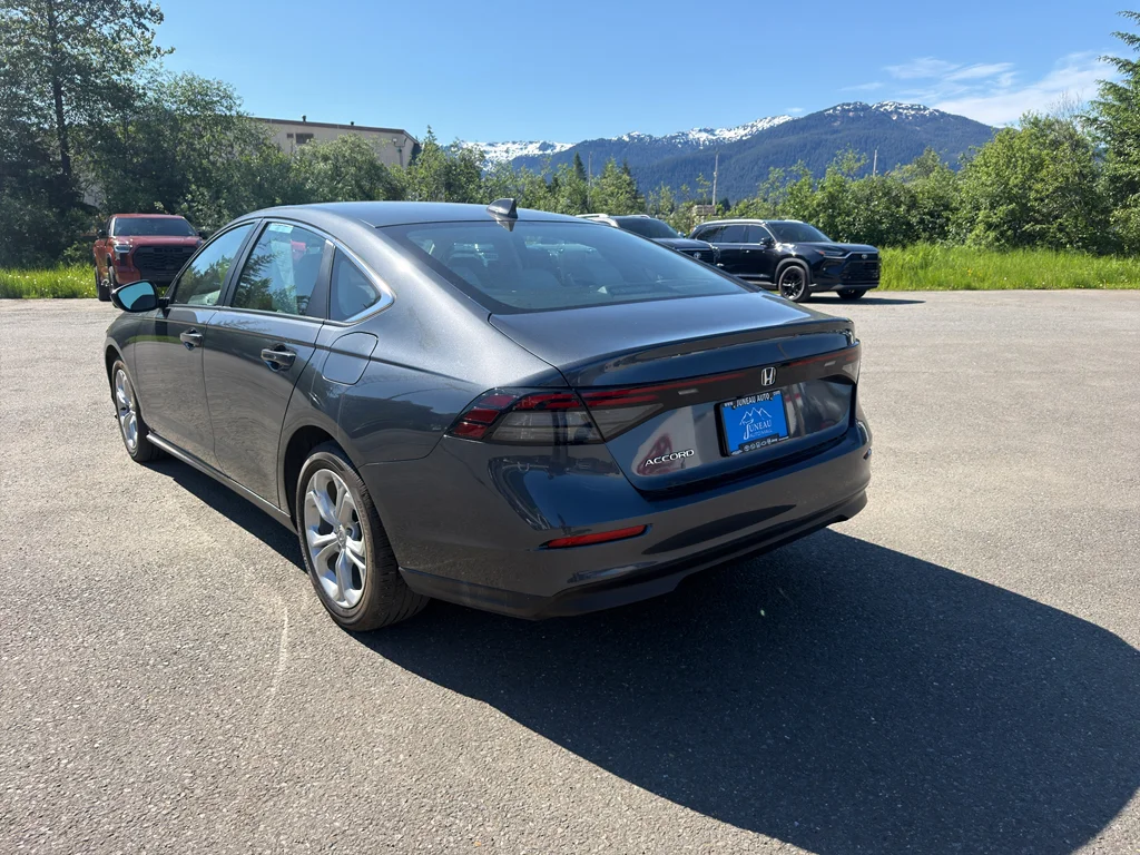 Used 2024 Solar Silver Metallic Honda LX image 3