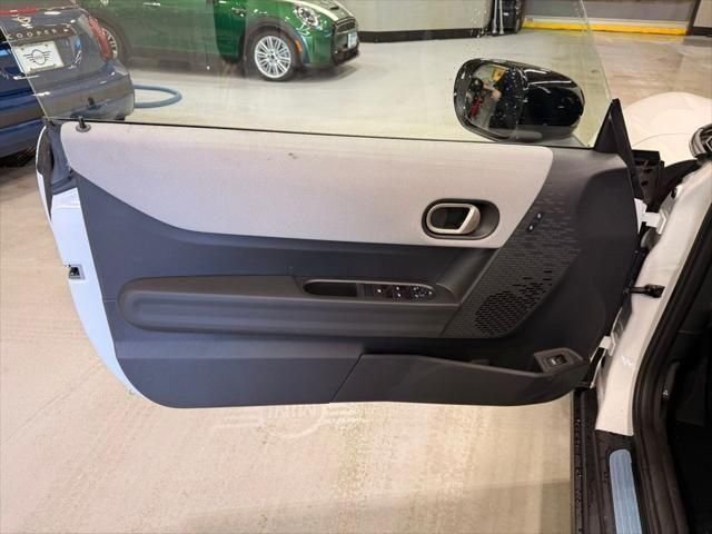 2026 MINI Convertible Base - Photo 10