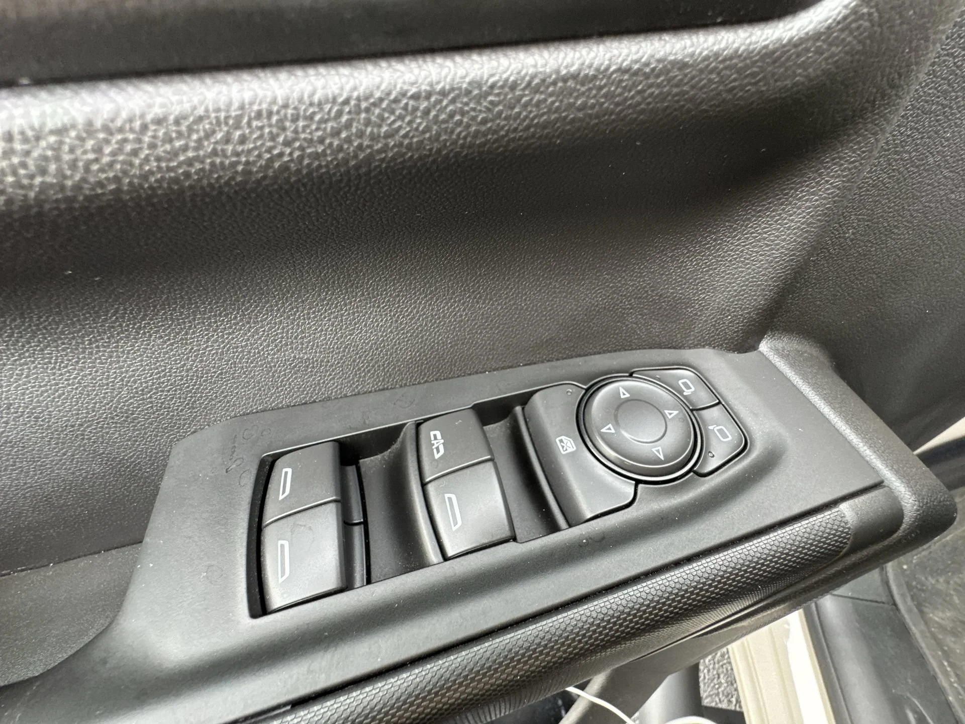 2026 Chevrolet Silverado 1500 Custom - Photo 13