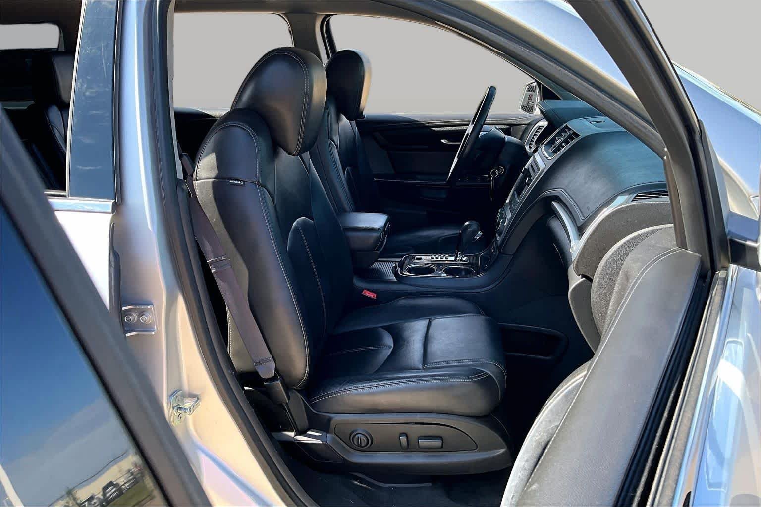 Used 2015 Quicksilver Metallic GMC SLT image 9