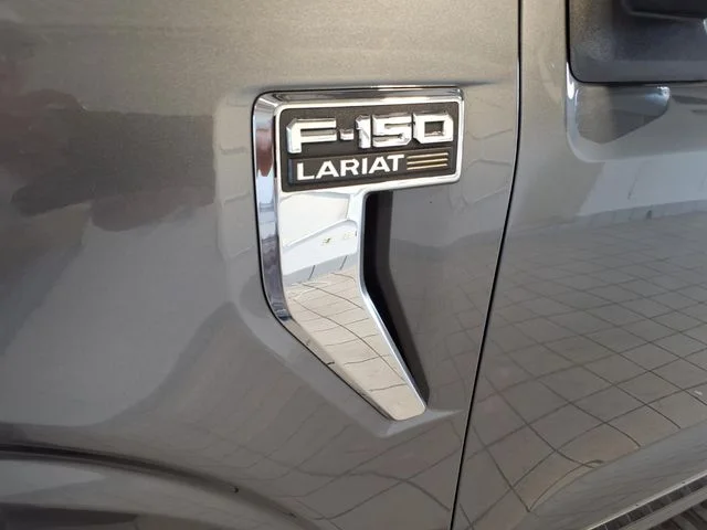 Used 2023 Gray Metallic Ford Lariat image 6
