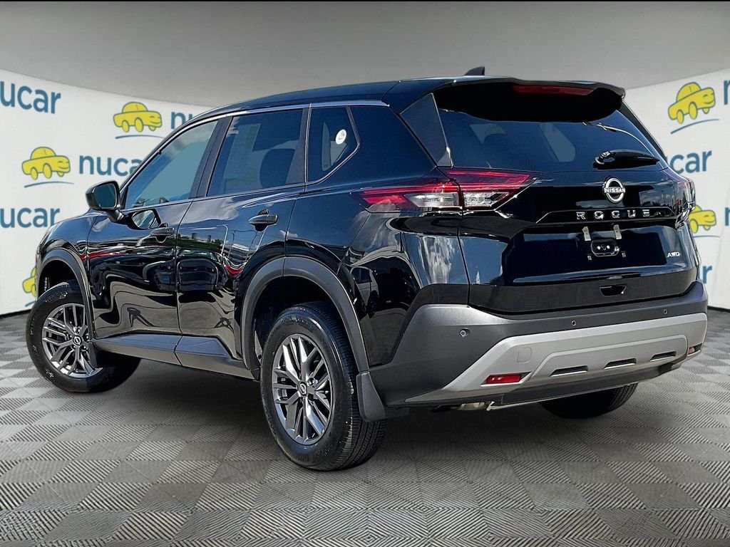 Used 2023 Black Nissan S image 4